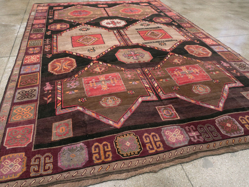 Vintage Turkish Anatolian Tribal Room Size Carpet, No.30914 - Galerie Shabab