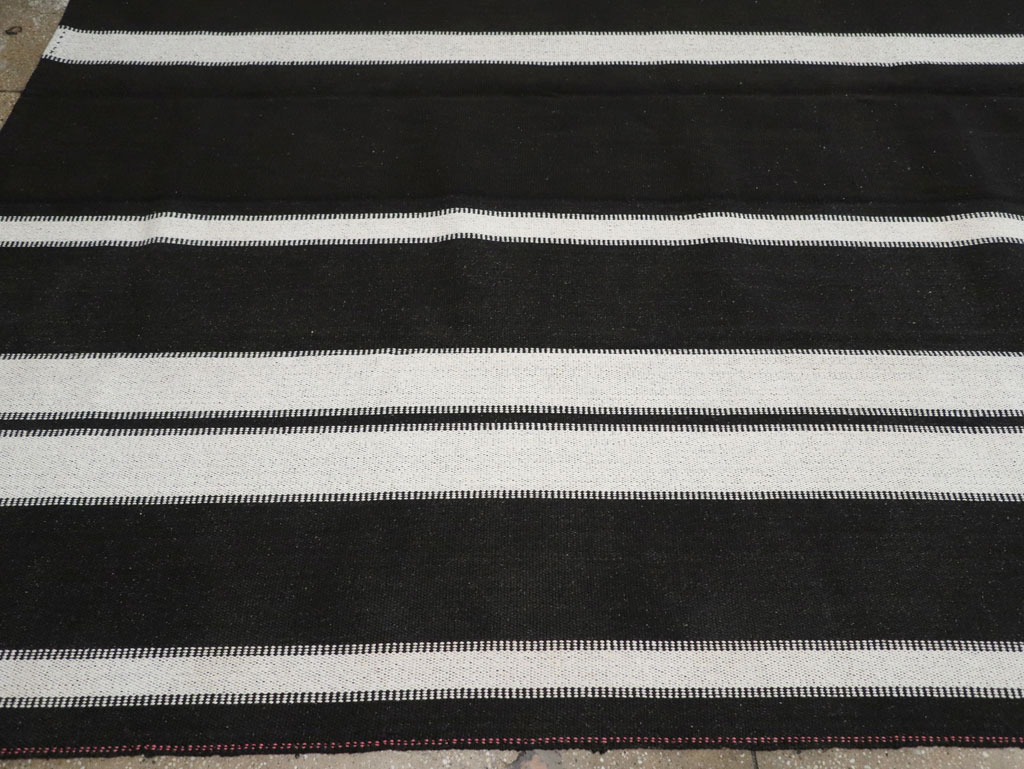 Modern Turkish Flatweave Kilim Large Room Size Carpet, No.30915 - Galerie Shabab