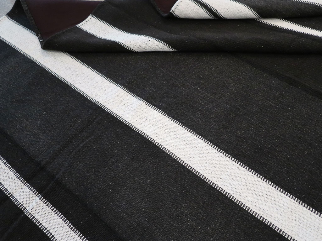 Modern Turkish Flatweave Kilim Large Room Size Carpet, No.30915 - Galerie Shabab