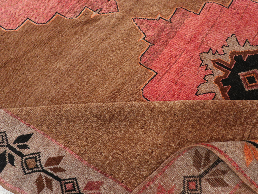 Vintage Turkish Anatolian Room Size Carpet, No.30919 - Galerie Shabab