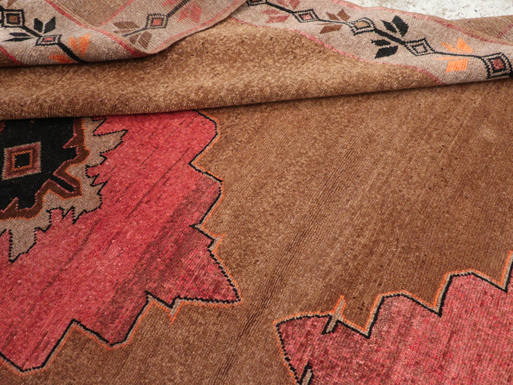 Vintage Turkish Anatolian Room Size Carpet, No.30919 - Galerie Shabab