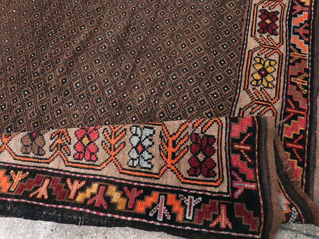 Vintage Turkish Anatolian Gallery Carpet, No.30922 - Galerie Shabab