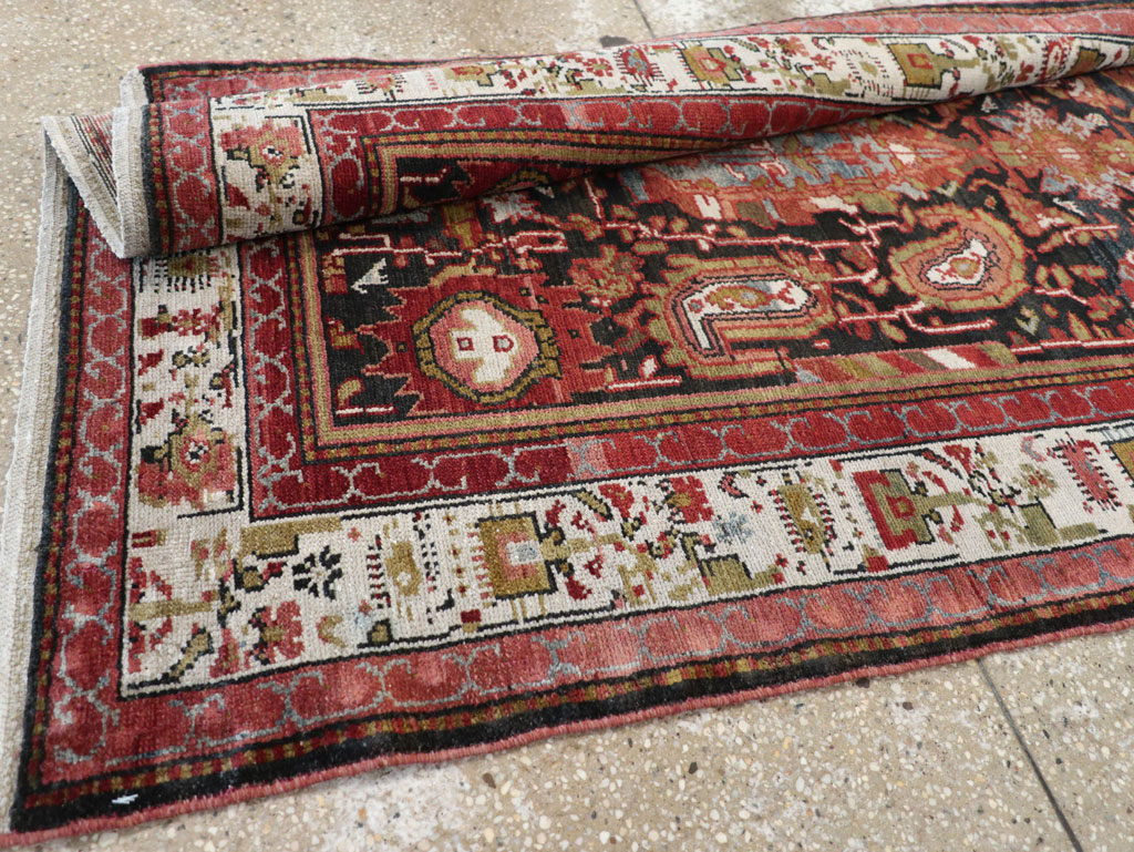 Vintage Persian Malayer Runner, No.30923 - Galerie Shabab