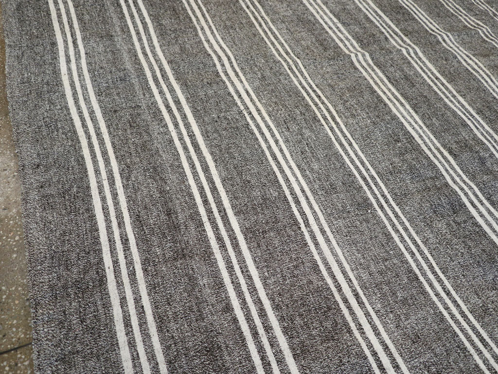 Vintage Turkish Flatweave Room Size Carpet, No.30924 - Galerie Shabab