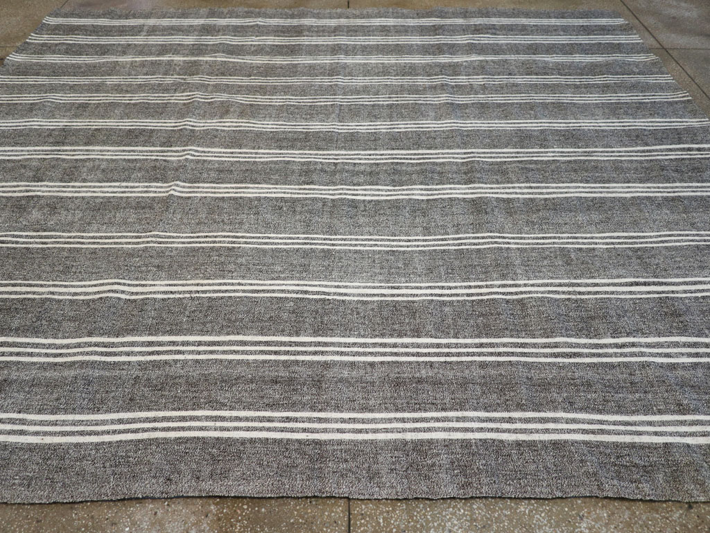 Vintage Turkish Flatweave Room Size Carpet, No.30924 - Galerie Shabab