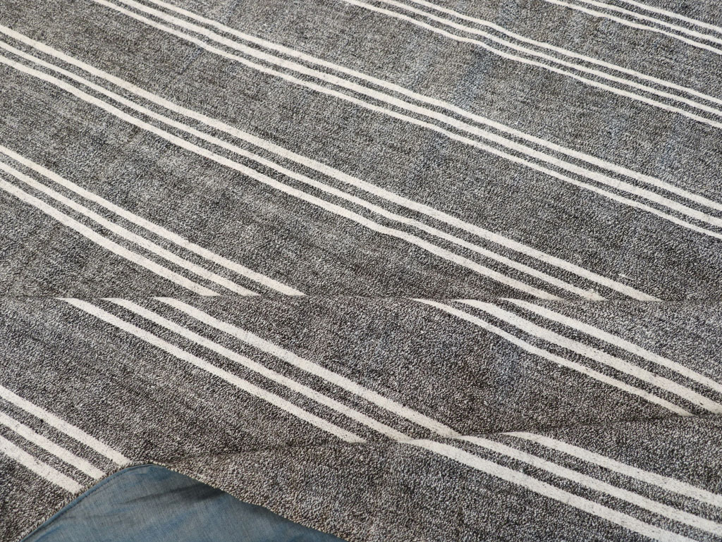 Vintage Turkish Flatweave Room Size Carpet, No.30924 - Galerie Shabab