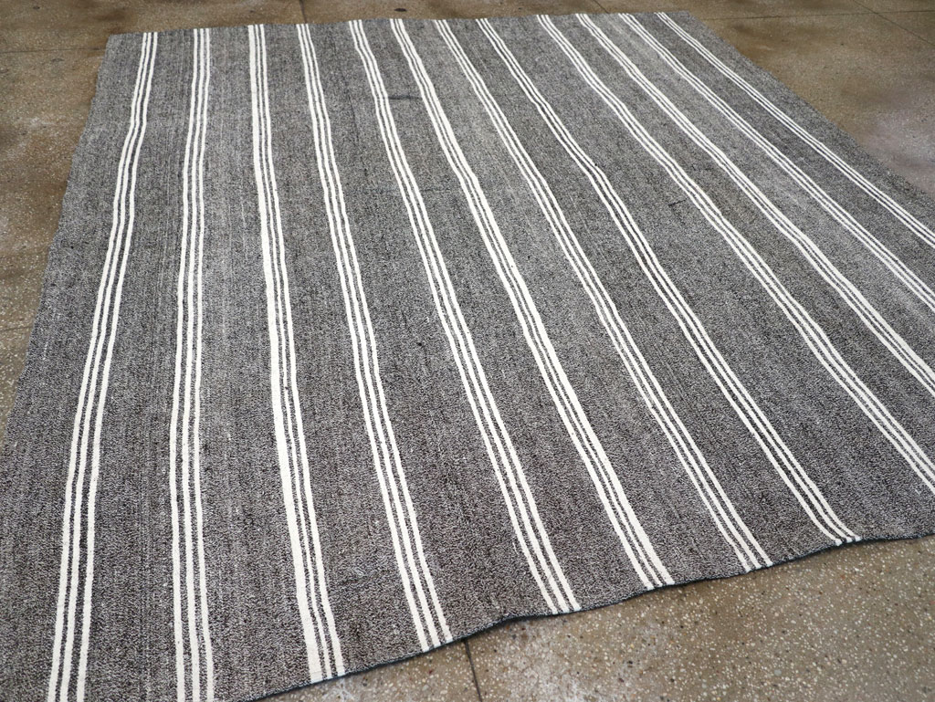 Vintage Turkish Flatweave Kilim Small Room Size Carpet, No.30925 - Galerie Shabab