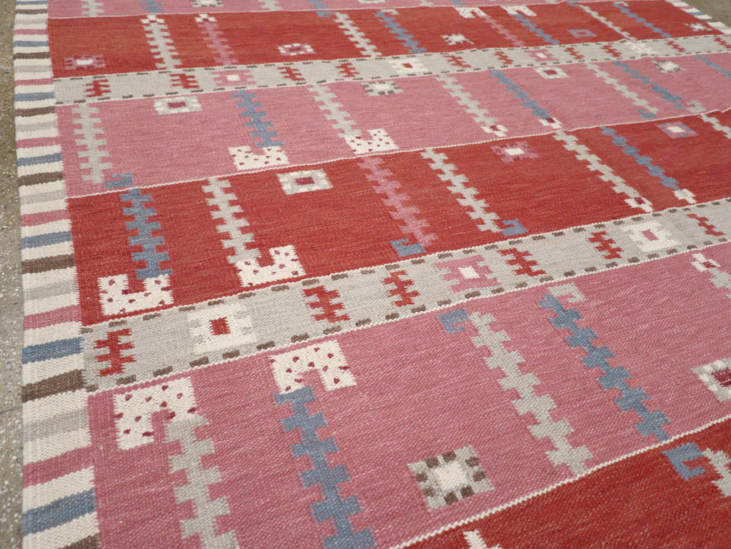Swedish Inspired Contemporary Turkish Flatweave Kilim Room Size Carpet, No.30926 - Galerie Shabab