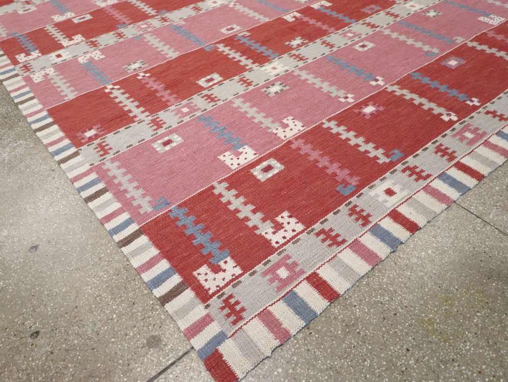 Swedish Inspired Contemporary Turkish Flatweave Kilim Room Size Carpet, No.30926 - Galerie Shabab