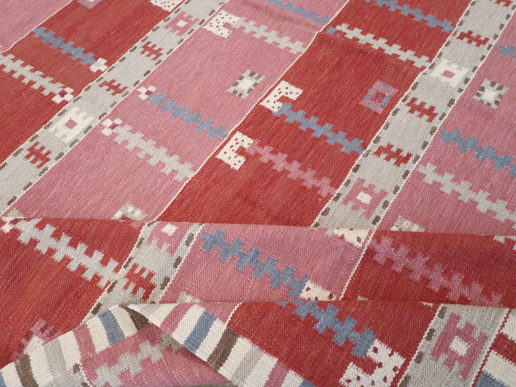 Swedish Inspired Contemporary Turkish Flatweave Kilim Room Size Carpet, No.30926 - Galerie Shabab