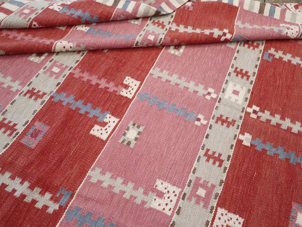 Swedish Inspired Contemporary Turkish Flatweave Kilim Room Size Carpet, No.30926 - Galerie Shabab