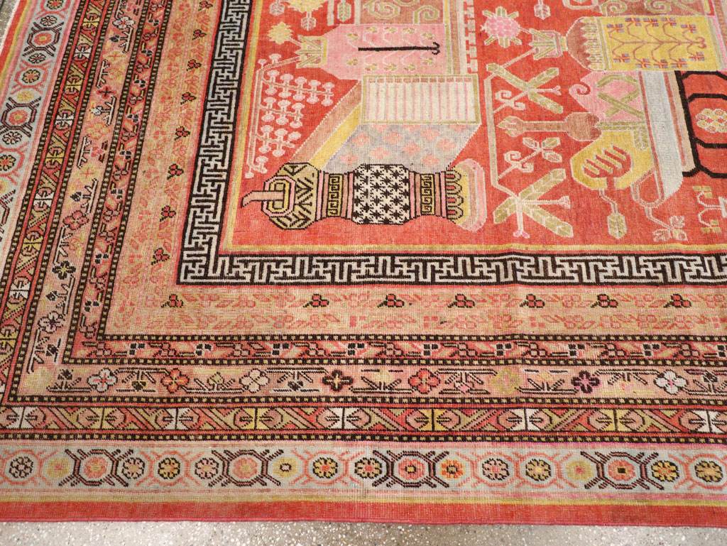 Antique East Turkestan Vase Khotan Small Room Size Carpet, No.30927 - Galerie Shabab