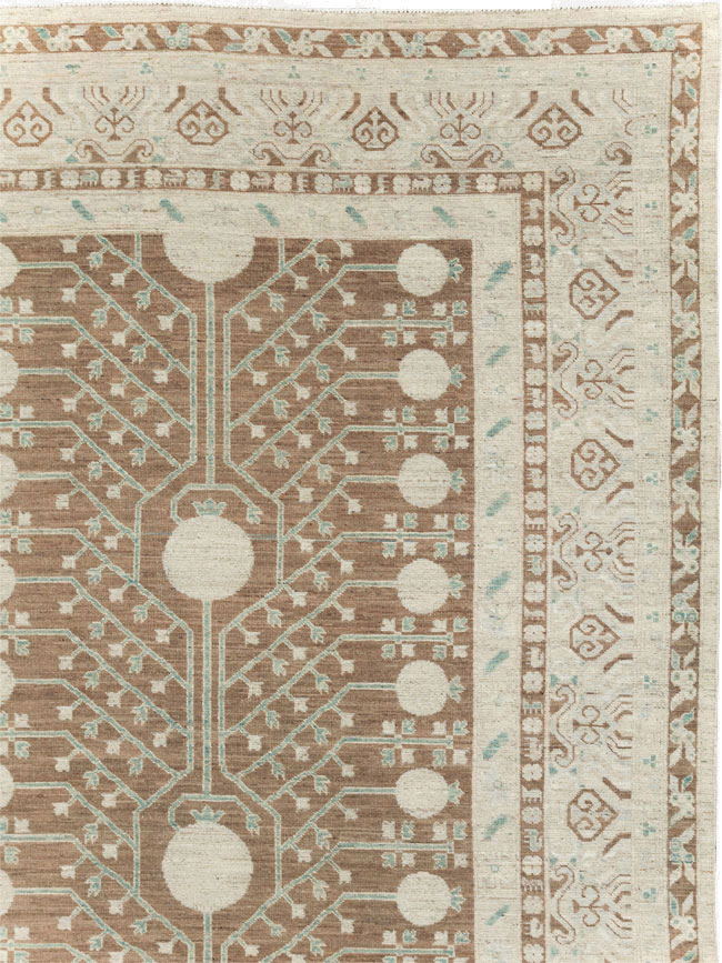 Modern East Turkestan Khotan Large Room Size Carpet, No.30934 - Galerie Shabab