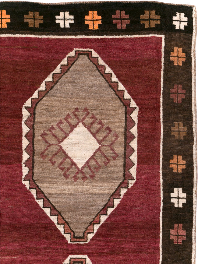 Vintage Turkish Anatolian Accent Carpet, No.30937 - Galerie Shabab
