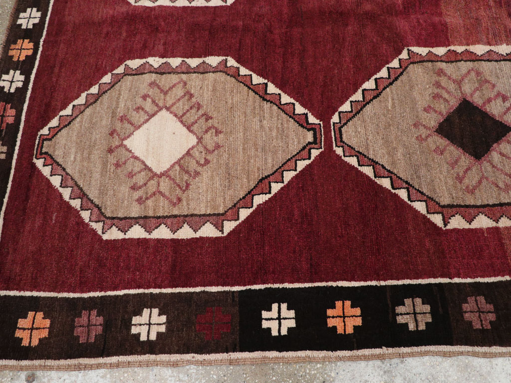 Vintage Turkish Anatolian Accent Carpet, No.30937 - Galerie Shabab