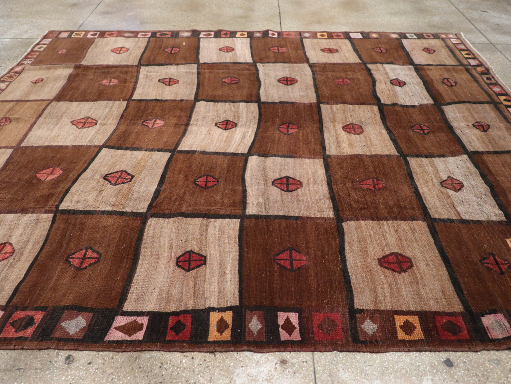 Vintage Turkish Anatolian Tribal Room Size Carpet, No.30938 - Galerie Shabab