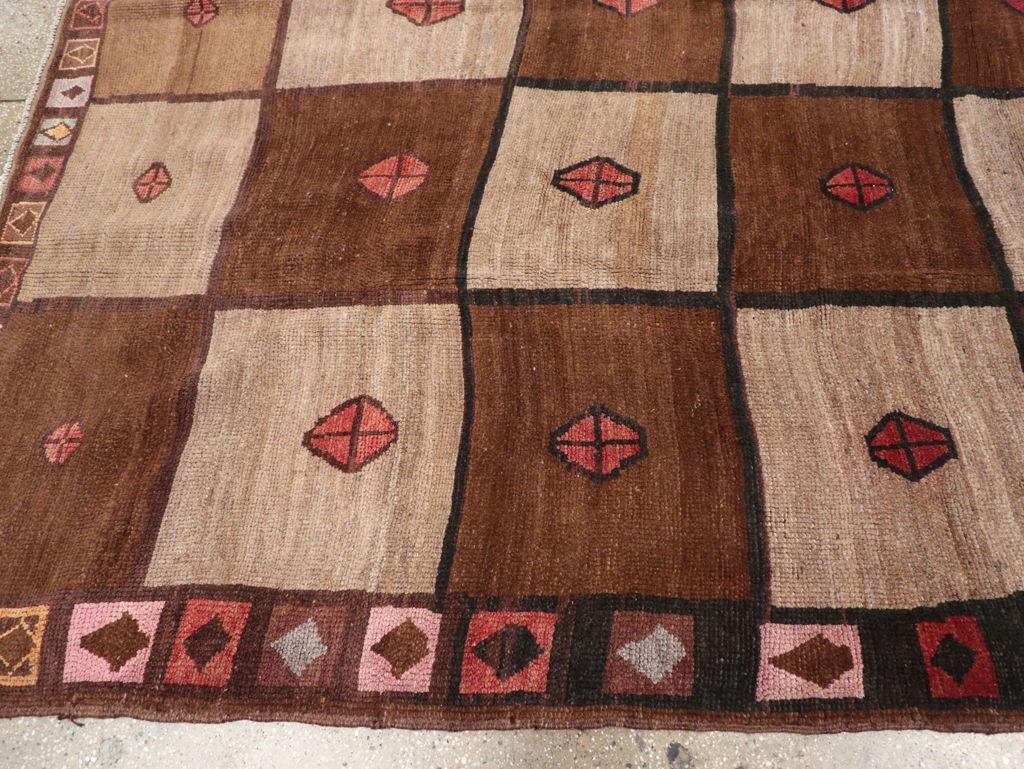 Vintage Turkish Anatolian Tribal Room Size Carpet, No.30938 - Galerie Shabab