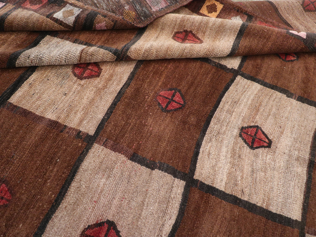 Vintage Turkish Anatolian Tribal Room Size Carpet, No.30938 - Galerie Shabab