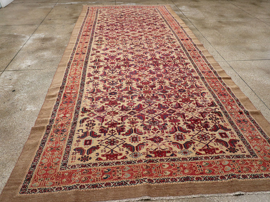 Antique Persian Malayer Gallery Carpet, No.30939 - Galerie Shabab
