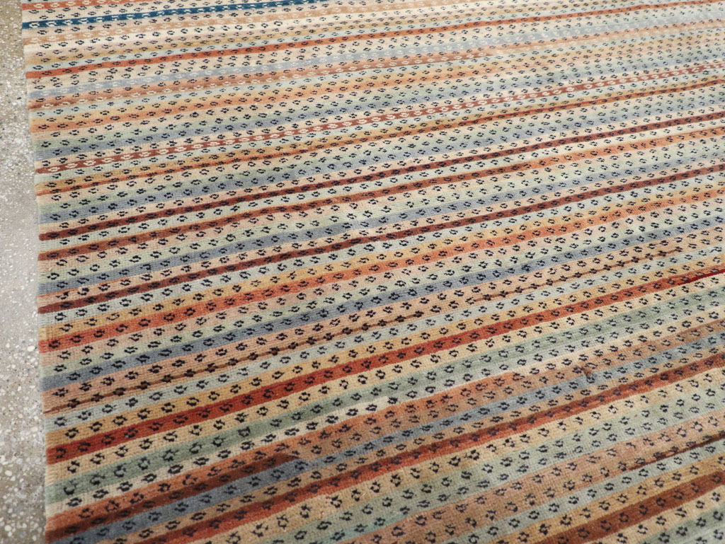 Vintage Turkish Anatolian Accent Rug, No.30941 - Galerie Shabab