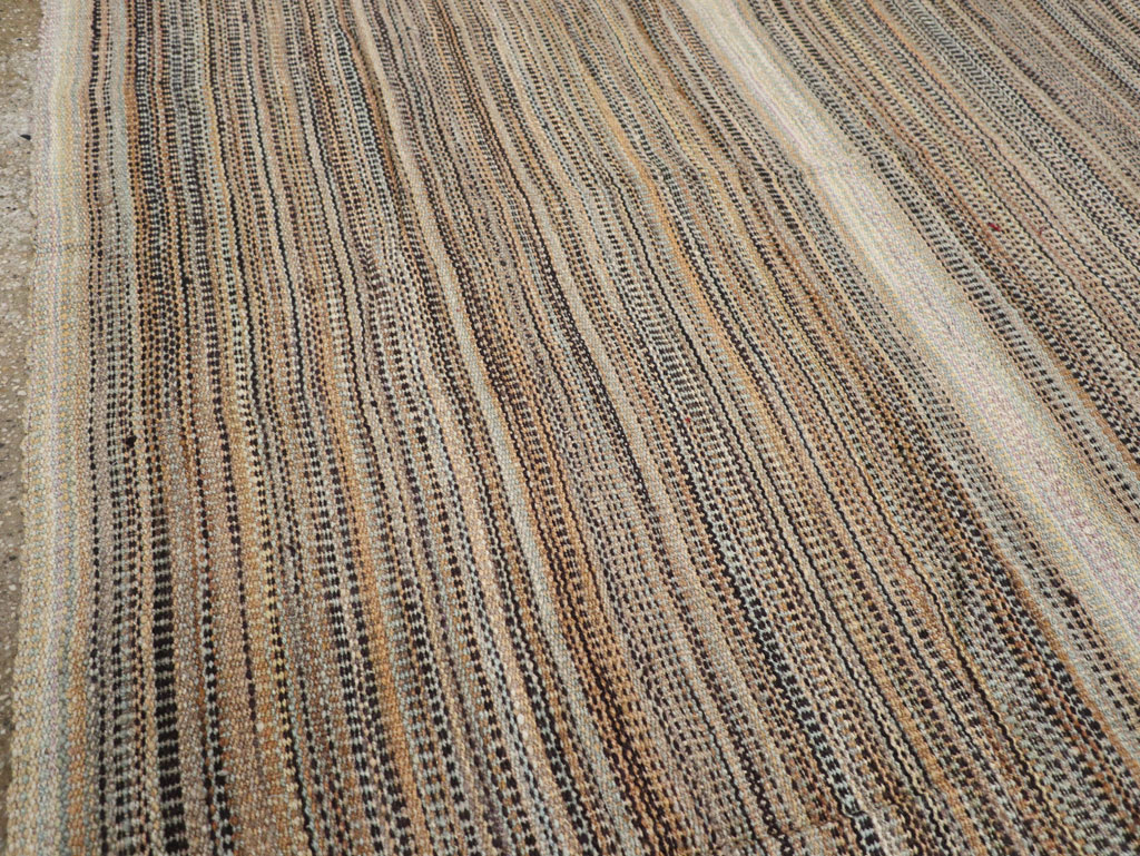 Modern Turkish Flatweave Room Size Carpet, No.30947 - Galerie Shabab