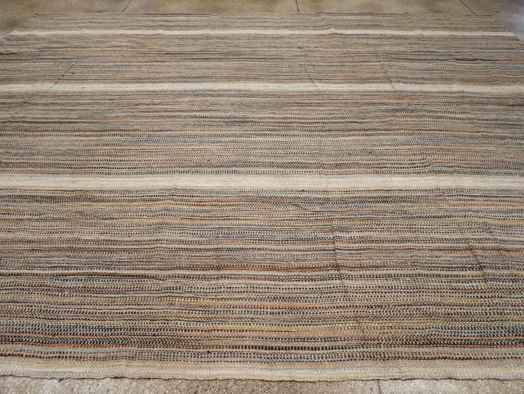 Modern Turkish Flatweave Room Size Carpet, No.30947 - Galerie Shabab