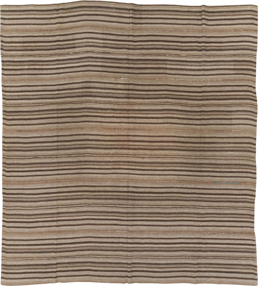 Vintage Turkish Flatweave Kilim Square Room Size Carpet, No.30949 - Galerie Shabab