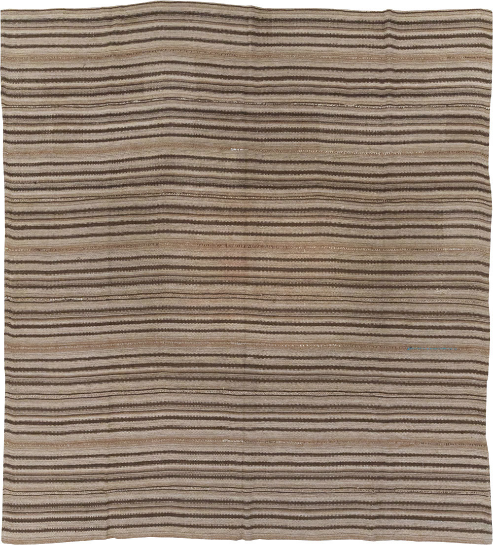 Vintage Turkish Flatweave Kilim Square Room Size Carpet, No.30949 - Galerie Shabab