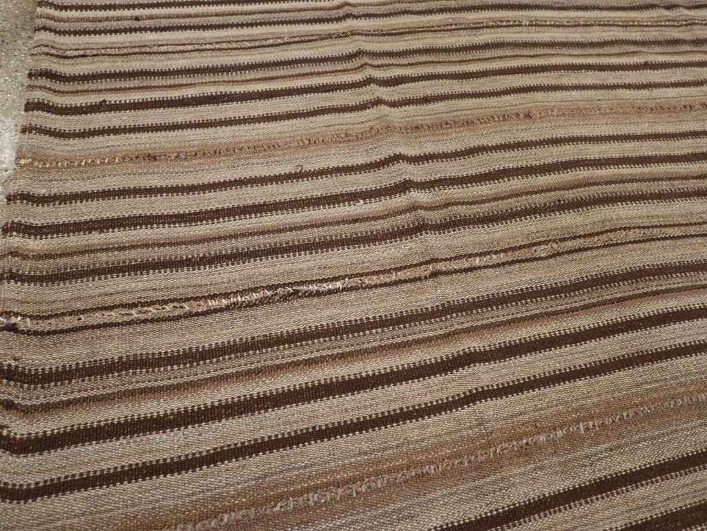 Vintage Turkish Flatweave Kilim Square Room Size Carpet, No.30949 - Galerie Shabab