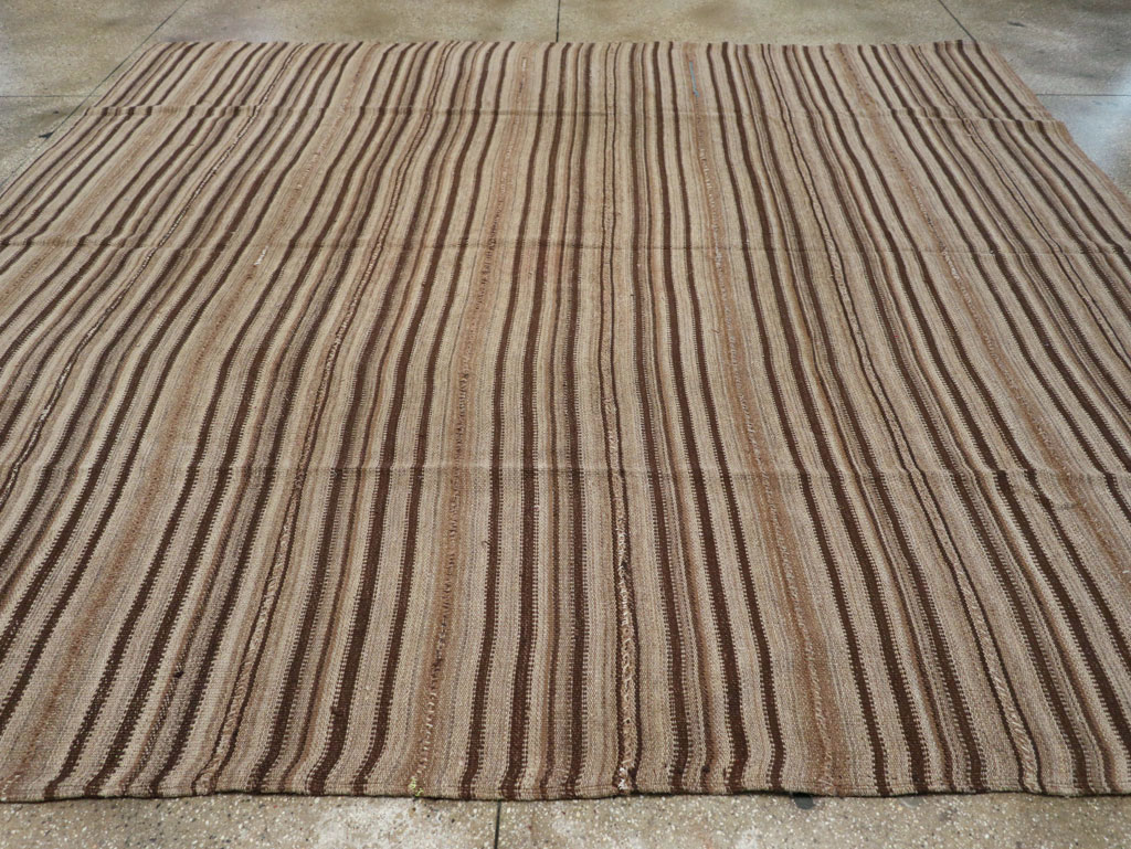 Vintage Turkish Flatweave Kilim Square Room Size Carpet, No.30949 - Galerie Shabab