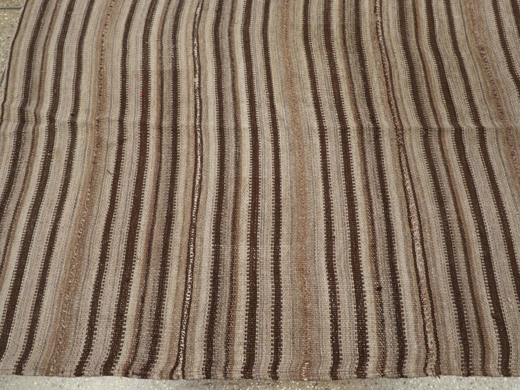 Vintage Turkish Flatweave Kilim Square Room Size Carpet, No.30949 - Galerie Shabab