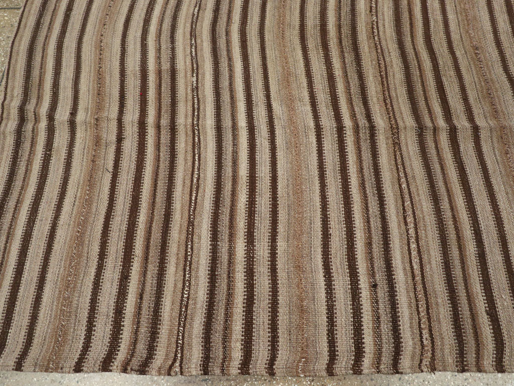 Vintage Turkish Flatweave Kilim Square Room Size Carpet, No.30949 - Galerie Shabab