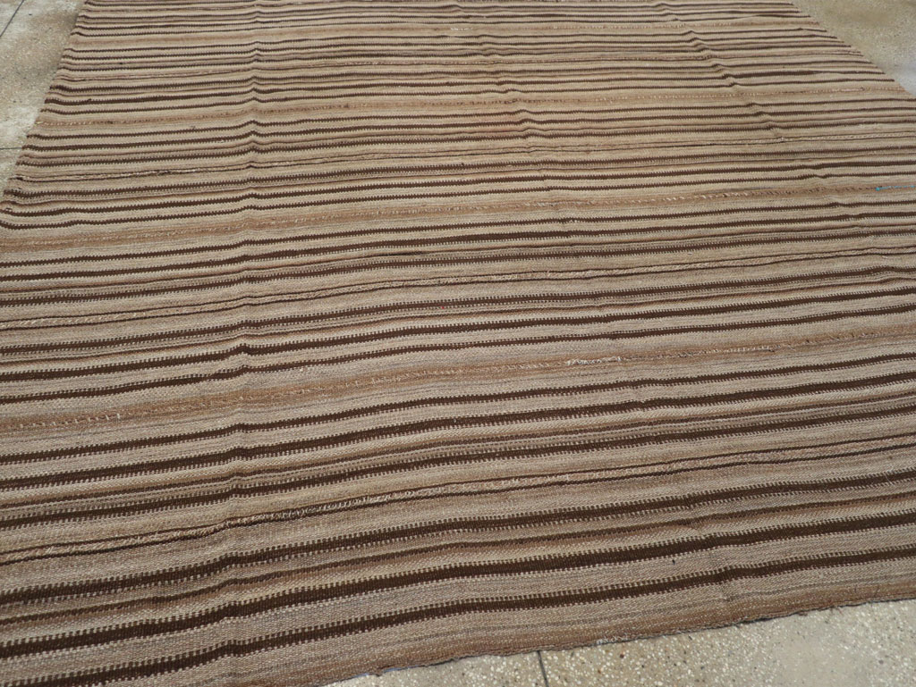 Vintage Turkish Flatweave Kilim Square Room Size Carpet, No.30949 - Galerie Shabab