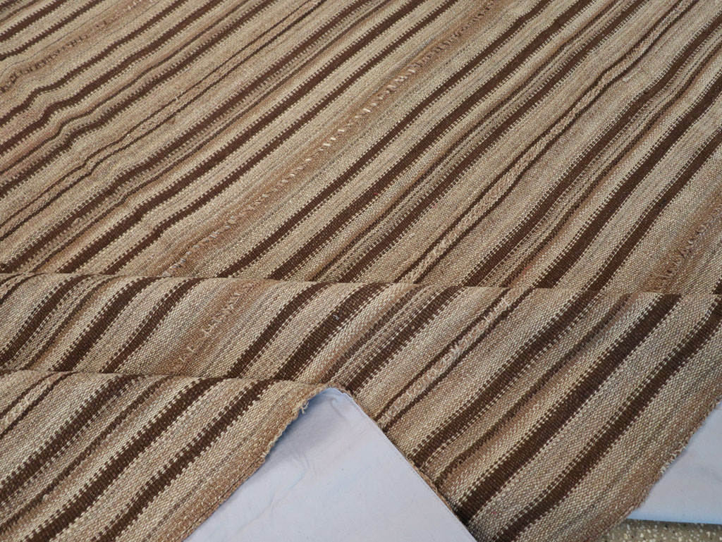 Vintage Turkish Flatweave Kilim Square Room Size Carpet, No.30949 - Galerie Shabab