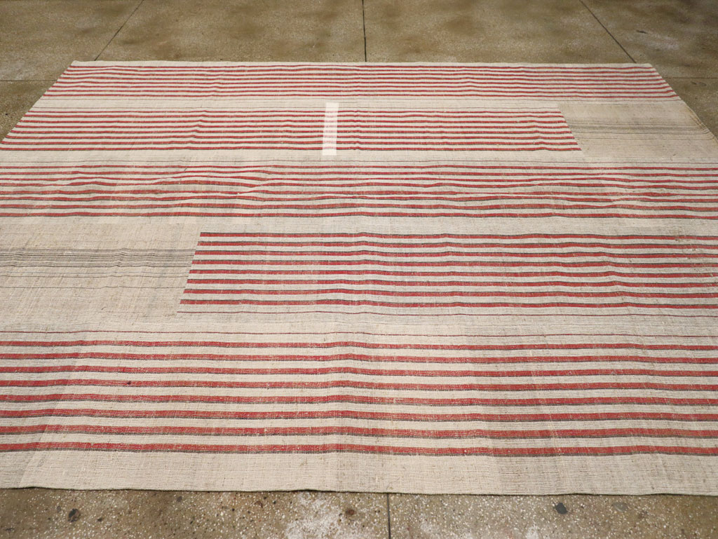Contemporary Turkish Flatweave Kilim Room Size Carpet, No.30959 - Galerie Shabab