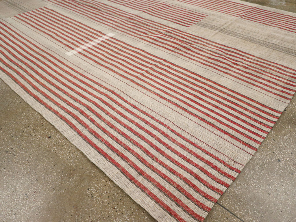 Contemporary Turkish Flatweave Kilim Room Size Carpet, No.30959 - Galerie Shabab