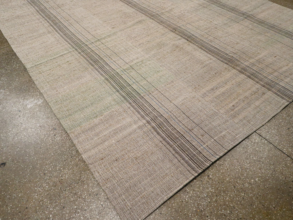 Modern Turkish Flatweave Kilim Room Size Carpet, No.30960 - Galerie Shabab