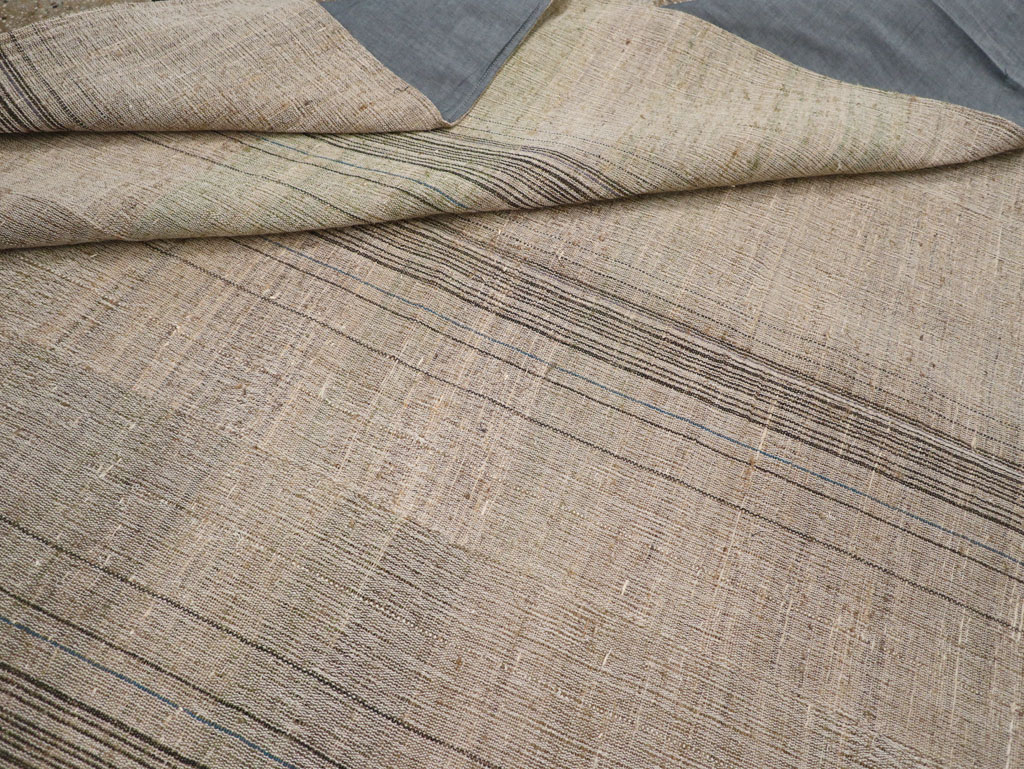 Modern Turkish Flatweave Kilim Room Size Carpet, No.30960 - Galerie Shabab