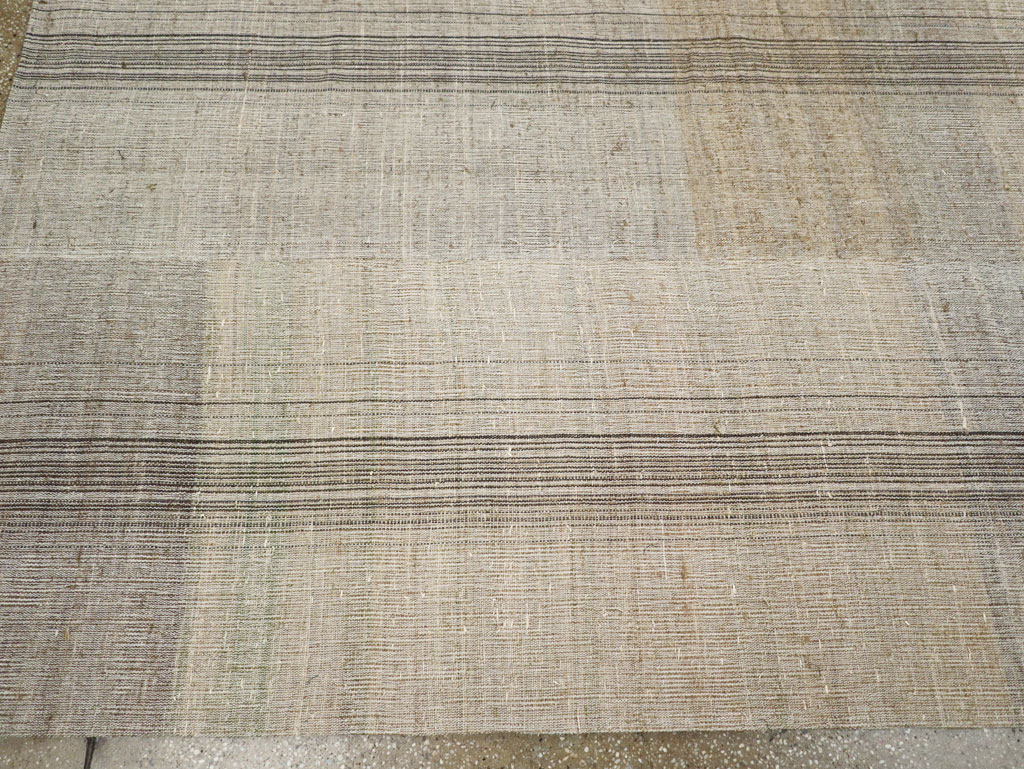 Vintage Turkish Flatweave Kilim Room Size Carpet, No.30963 - Galerie Shabab