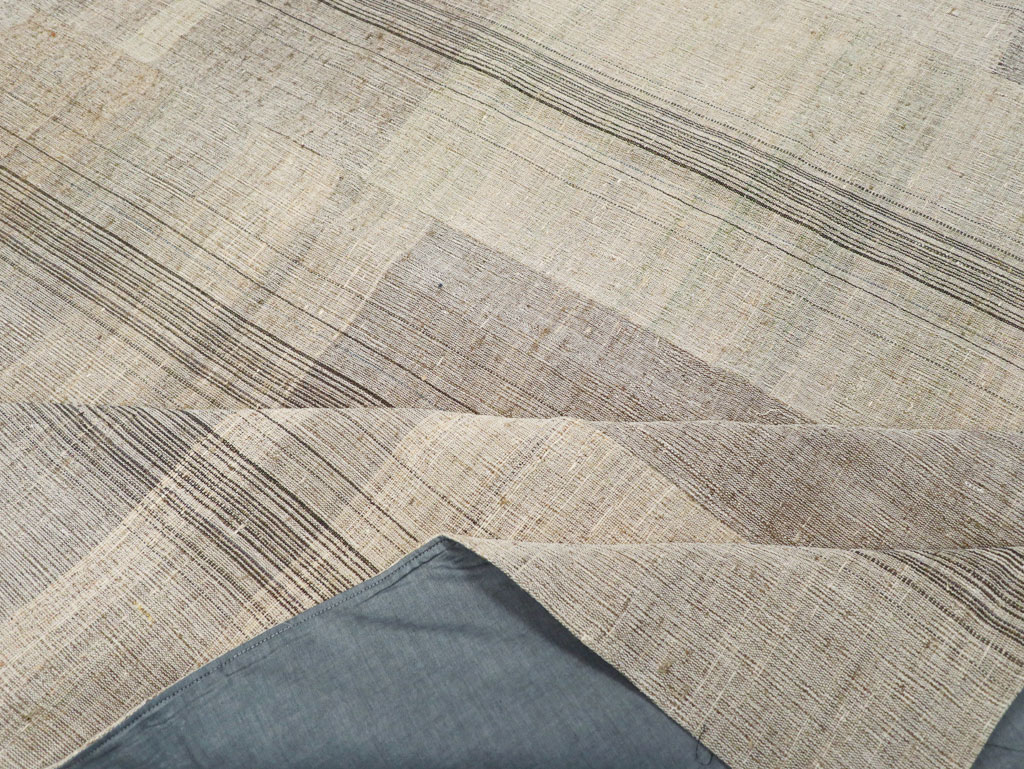 Vintage Turkish Flatweave Kilim Room Size Carpet, No.30963 - Galerie Shabab
