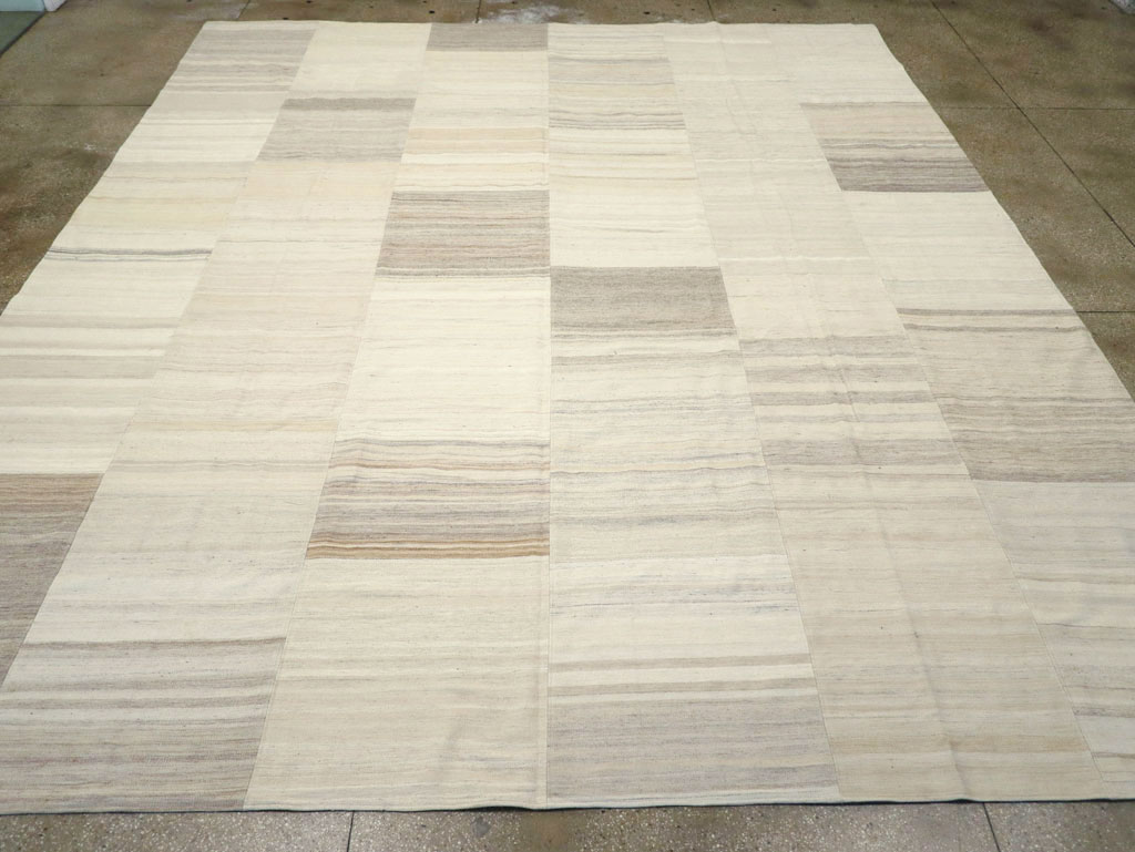 Modern Turkish Flatweave Kilim Large Room Size Carpet, No.30967 - Galerie Shabab