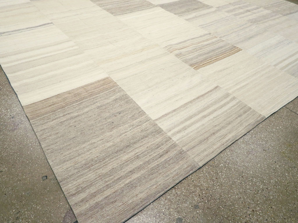 Modern Turkish Flatweave Kilim Large Room Size Carpet, No.30967 - Galerie Shabab