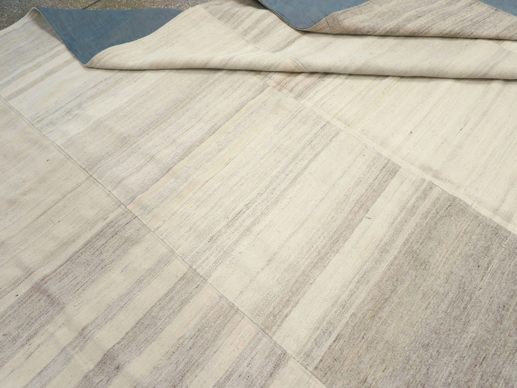 Modern Turkish Flatweave Kilim Large Room Size Carpet, No.30967 - Galerie Shabab