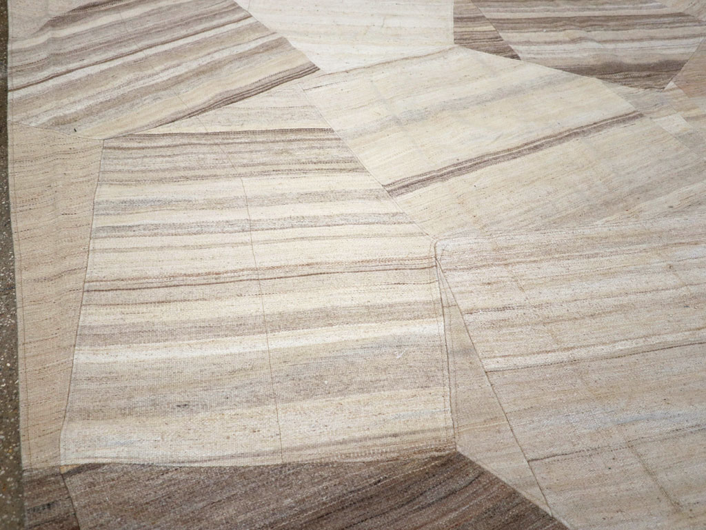 Contemporary Turkish Flatweave Patchwork Style Room Size Carpet, No.30969 - Galerie Shabab