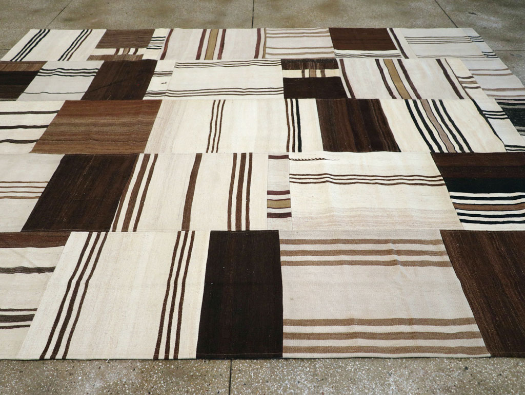 Contemporary Turkish Flatweave Patchwork Style Room Size Carpet, No.30972 - Galerie Shabab