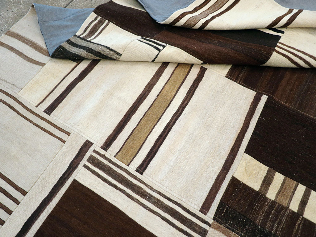 Contemporary Turkish Flatweave Patchwork Style Room Size Carpet, No.30972 - Galerie Shabab