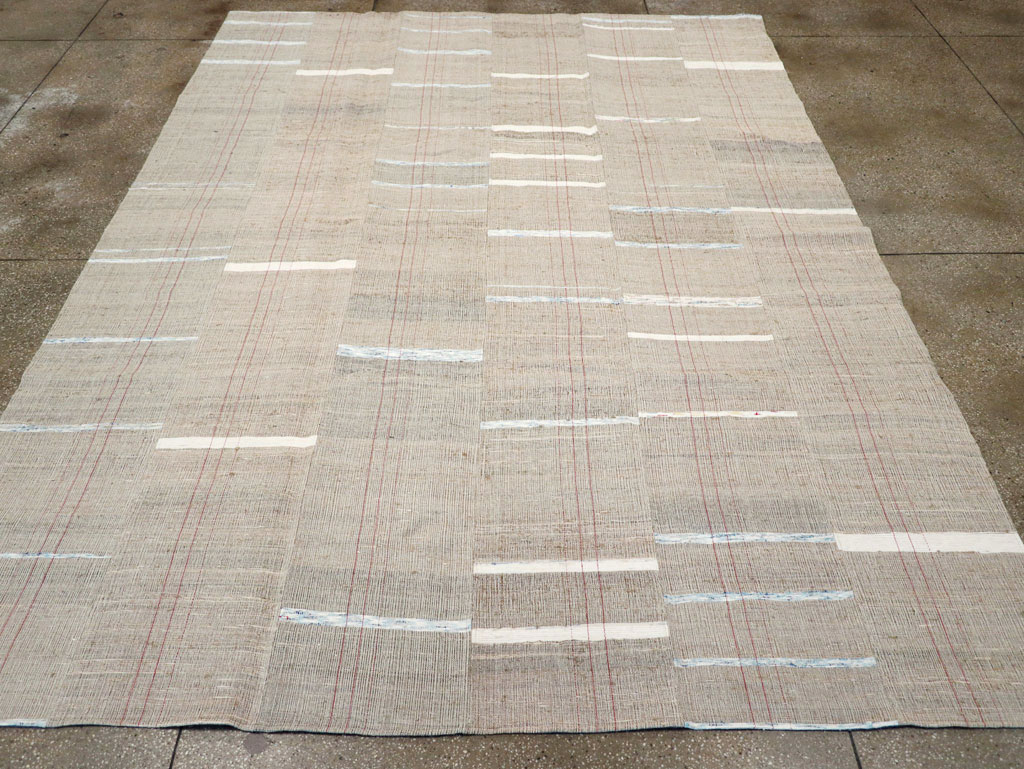 Contemporary Turkish Flatweave Kilim Room Size Carpet, No.30974 - Galerie Shabab