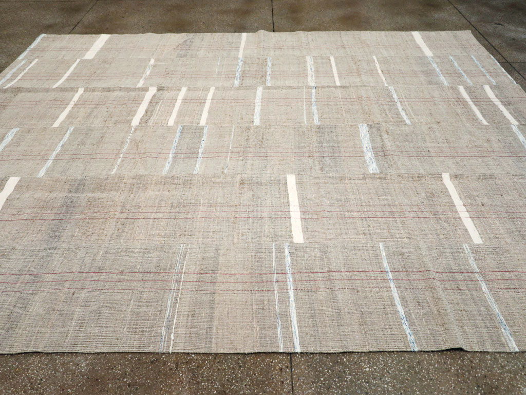 Contemporary Turkish Flatweave Kilim Room Size Carpet, No.30974 - Galerie Shabab