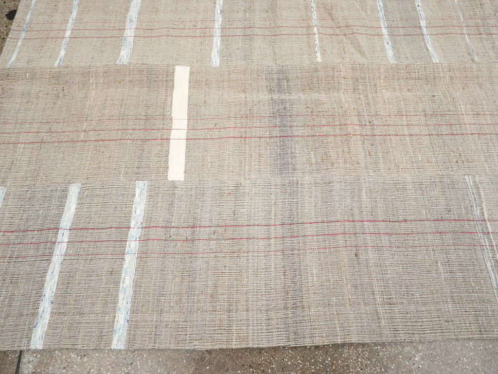 Contemporary Turkish Flatweave Kilim Room Size Carpet, No.30974 - Galerie Shabab