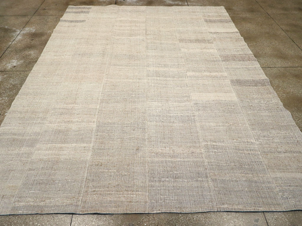 Contemporary Turkish Flatweave Kilim Room Size Carpet, No.30978 - Galerie Shabab